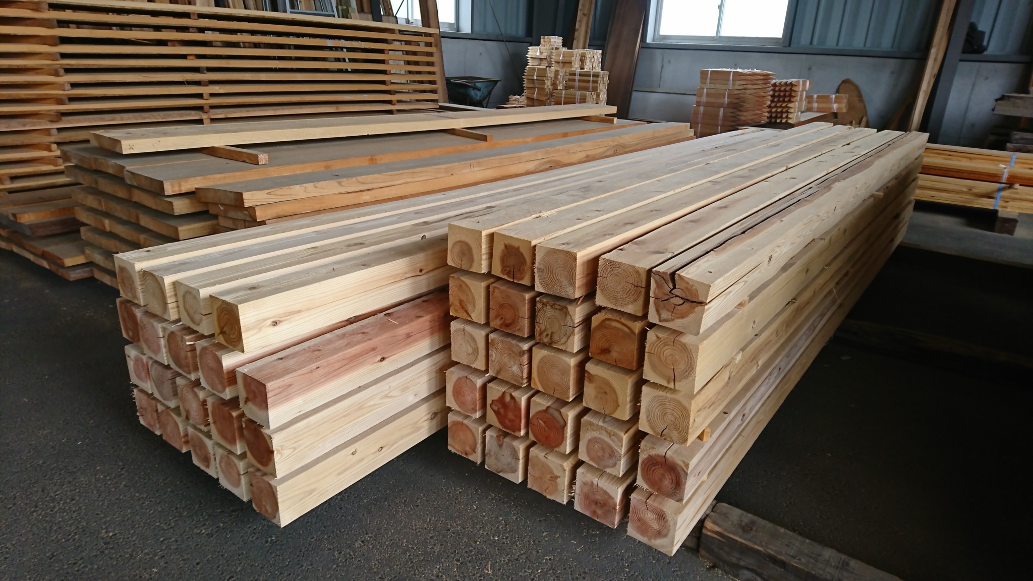 木材・土木資材｜木材製品・建築資材の販売なら松岡木材産業へ